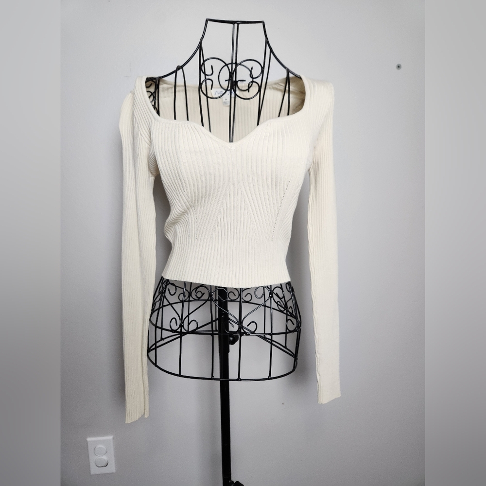 She+Sky Sweetheart Neck Cropped Ribbed Knit Top - Creamy Beige